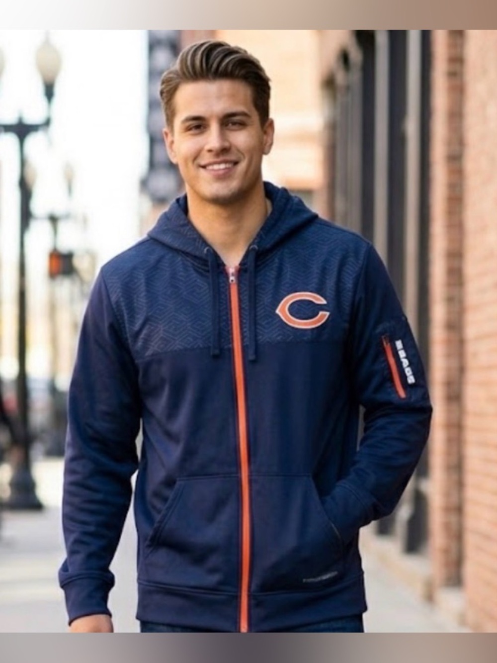 Chicago Bears Majestic ThermaBase Full-Zip Hoodie – Men's Size Medium